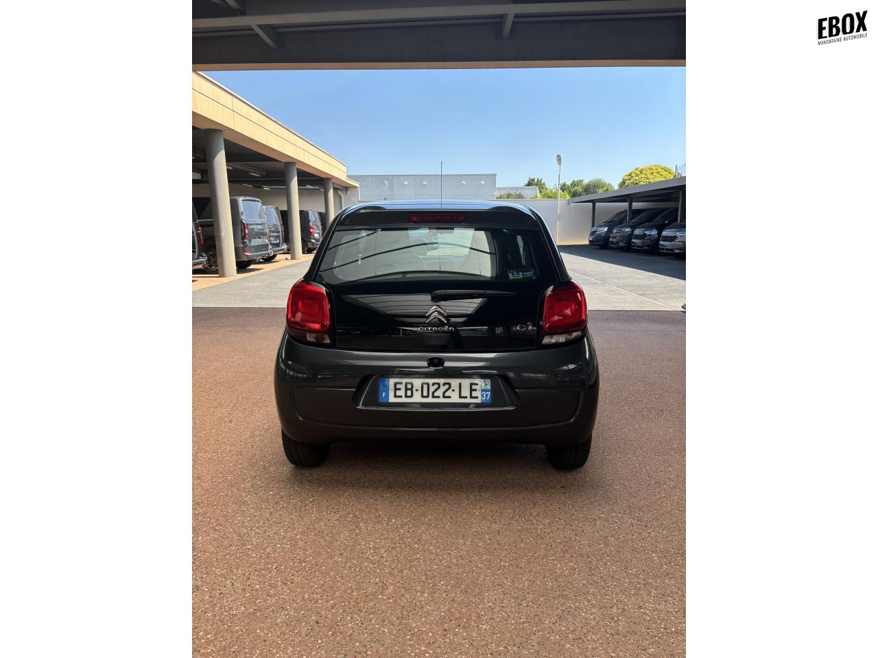 0679-0003609_p68 - CITROEN - C1 - 2016 - photo 4