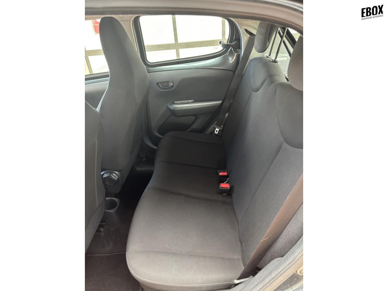 0679-0003609_p68 - CITROEN - C1 - 2016 - photo 9
