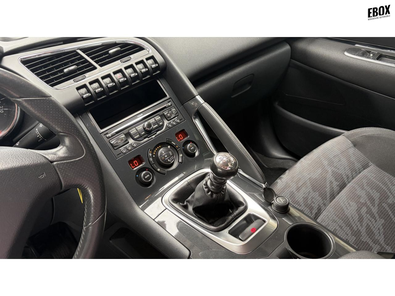 0679-0003610_p68 - PEUGEOT - 3008 - 2010 - photo 13