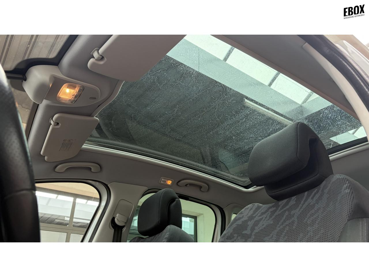 0679-0003610_p68 - PEUGEOT - 3008 - 2010 - photo 17