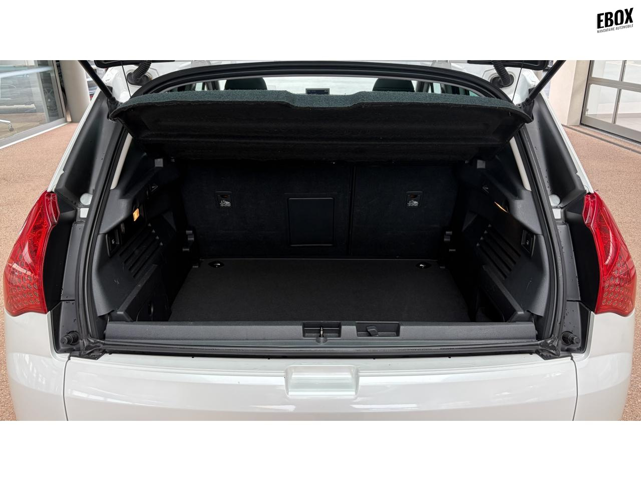 0679-0003610_p68 - PEUGEOT - 3008 - 2010 - photo 18