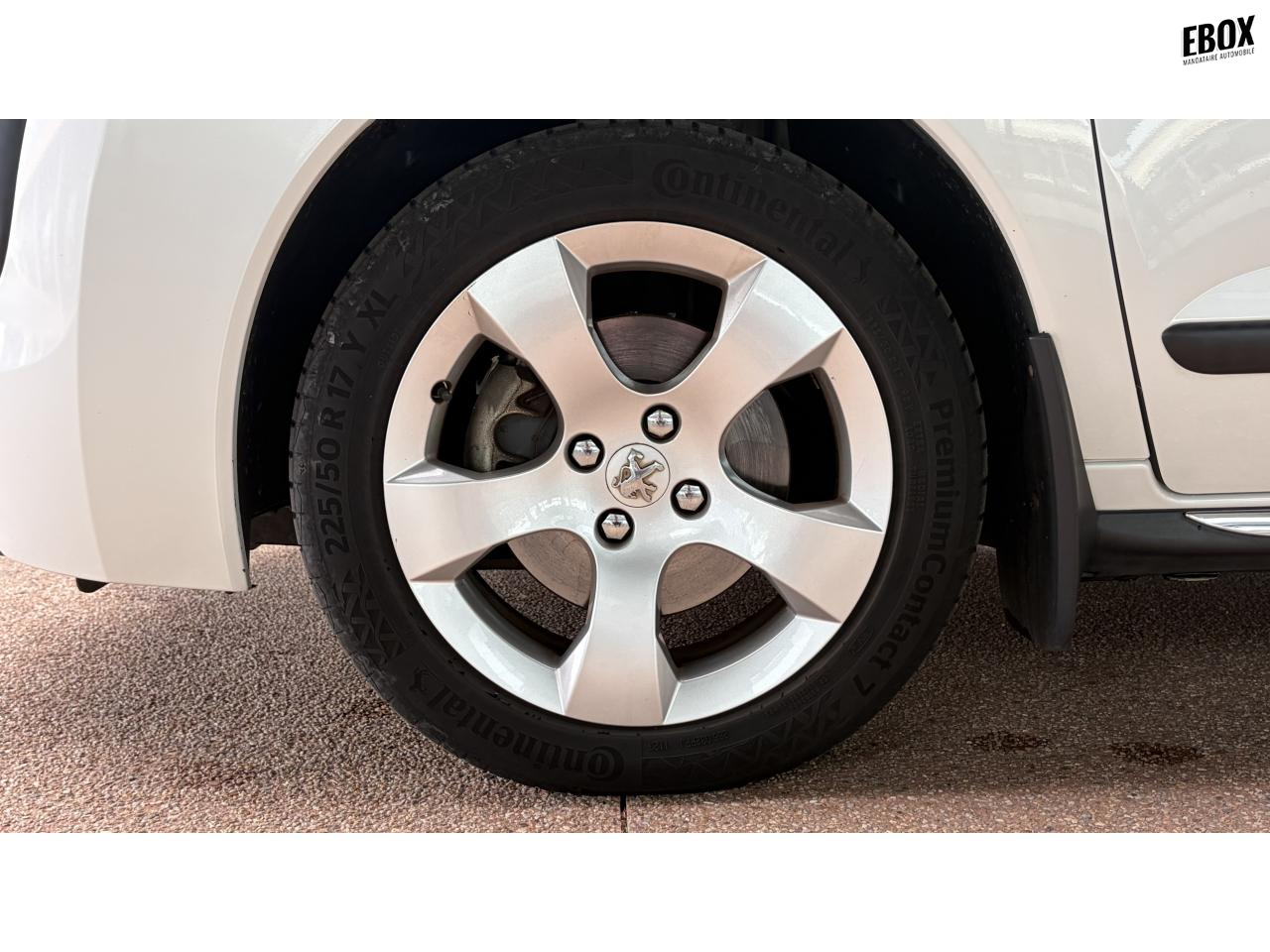 0679-0003610_p68 - PEUGEOT - 3008 - 2010 - photo 21