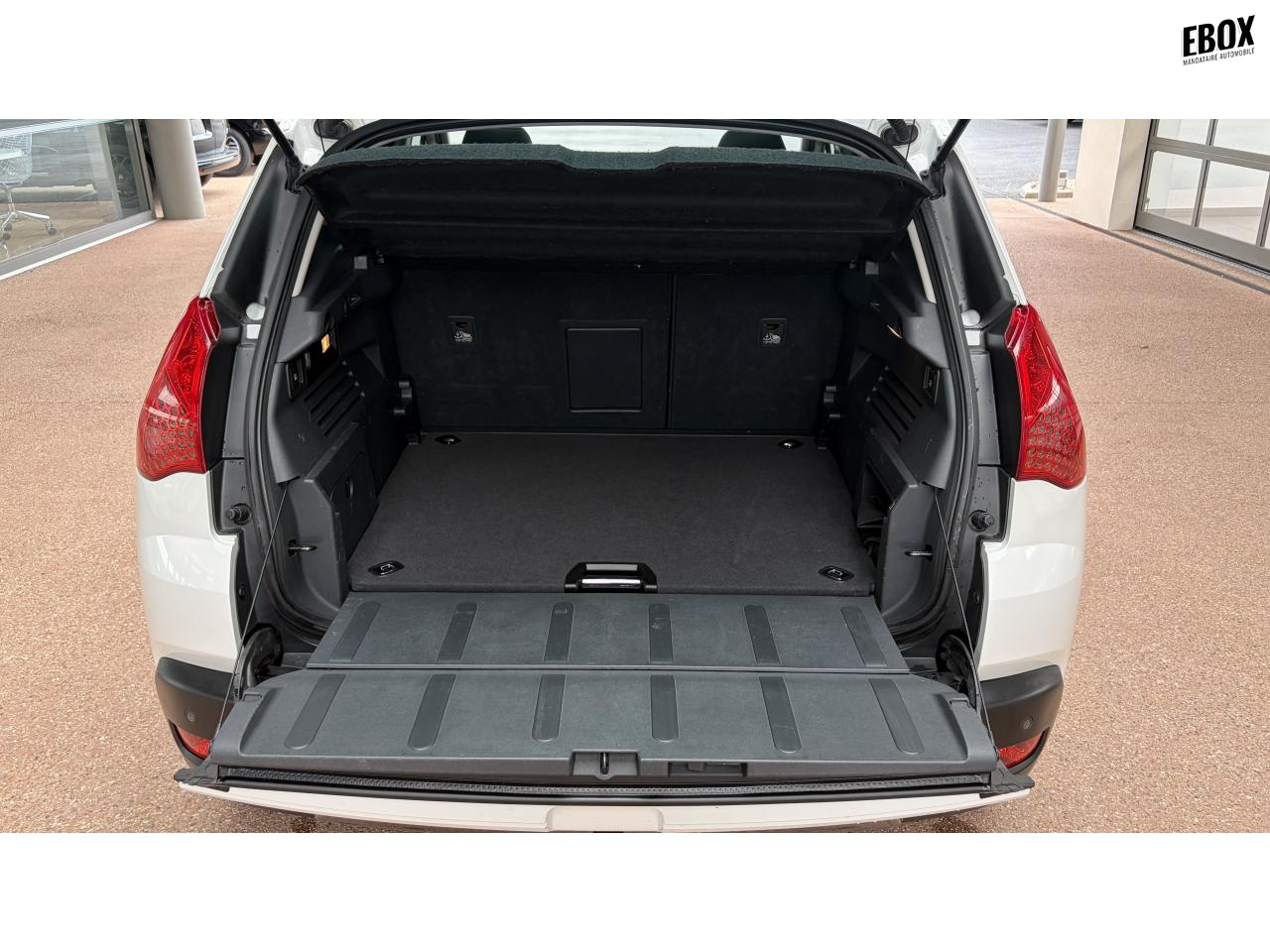 0679-0003610_p68 - PEUGEOT - 3008 - 2010 - photo 19