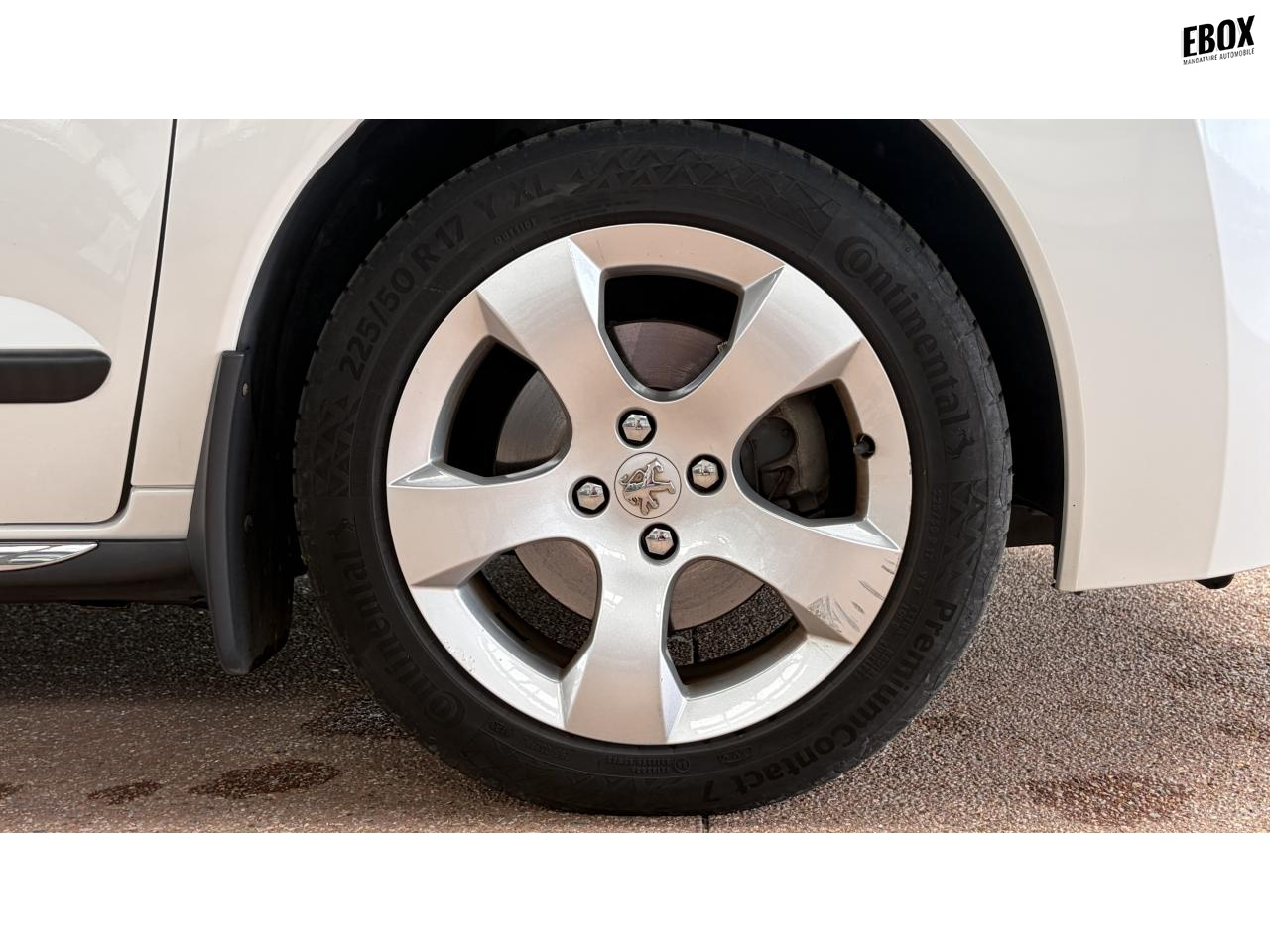 0679-0003610_p68 - PEUGEOT - 3008 - 2010 - photo 22