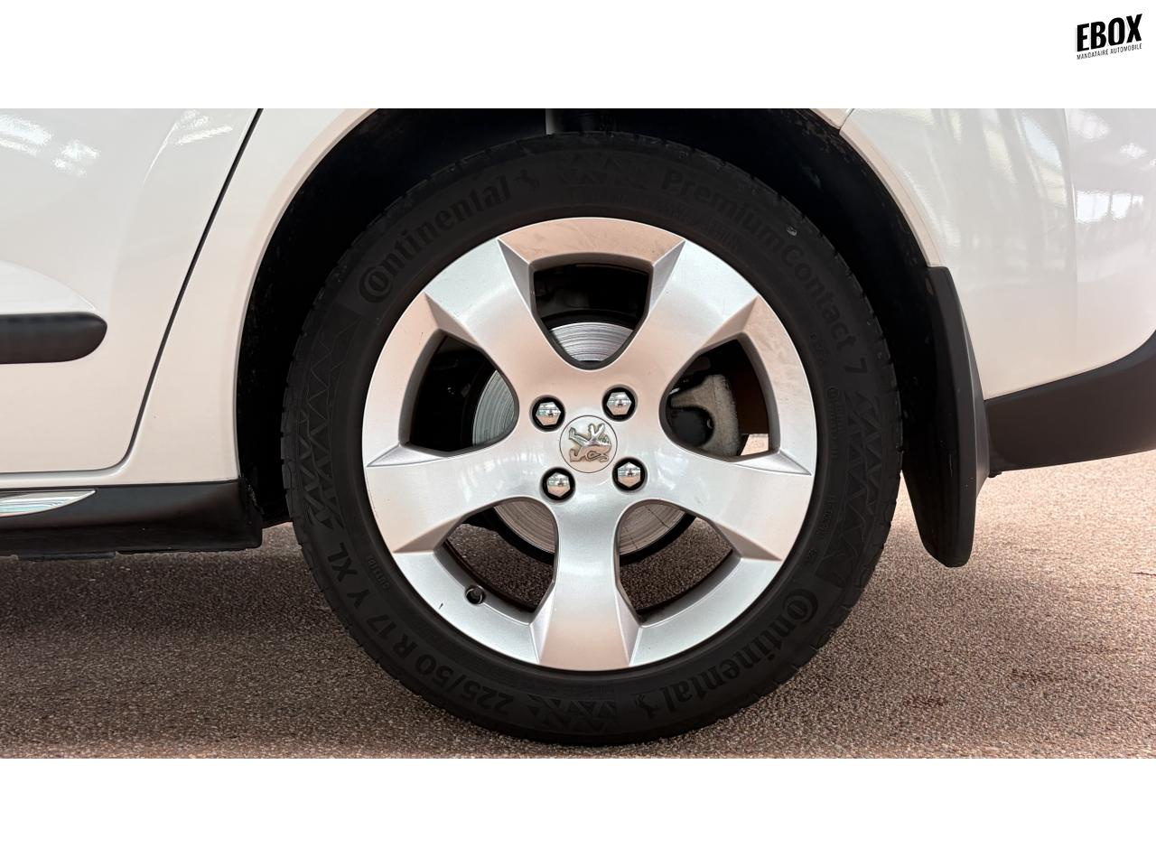 0679-0003610_p68 - PEUGEOT - 3008 - 2010 - photo 23