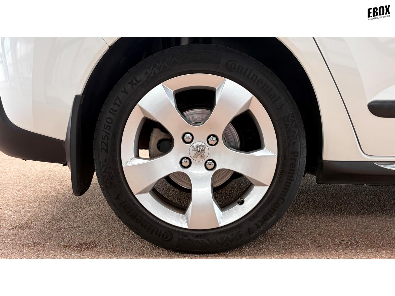 0679-0003610_p68 - PEUGEOT - 3008 - 2010 - photo 24