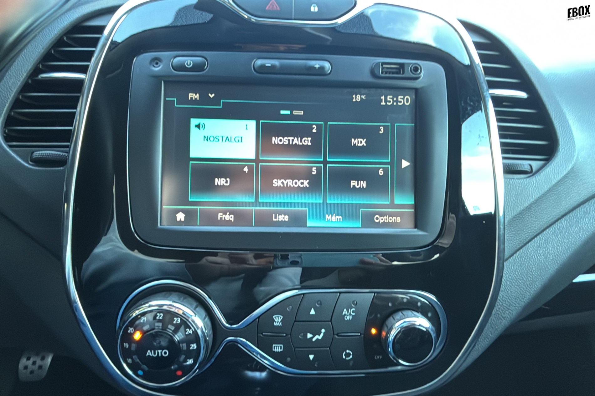 227654_p28 - RENAULT - CAPTUR - 2017 - photo 13