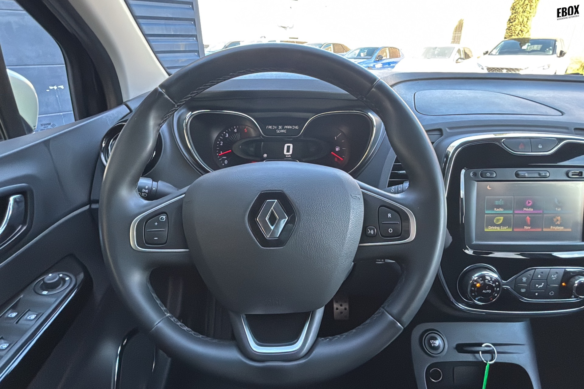 227654_p28 - RENAULT - CAPTUR - 2017 - photo 8