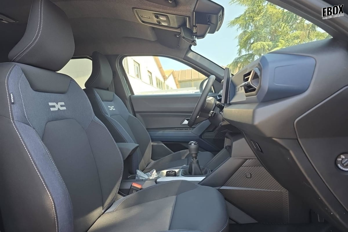 386387_p2 - DACIA - DUSTER - 2025 - photo 9