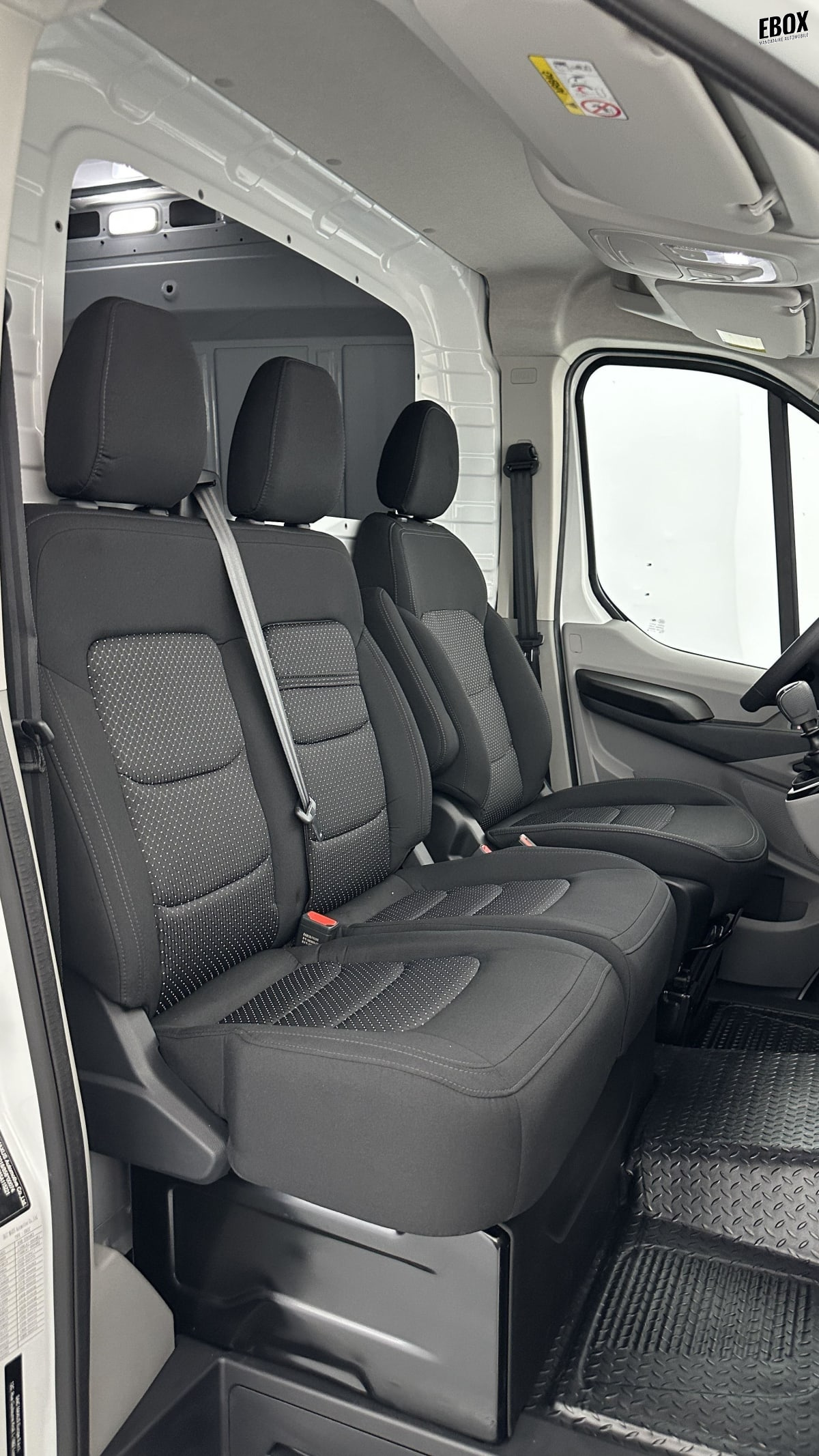 398127_p2 - MAXUS - DELIVER 9 - 2026 - photo 9