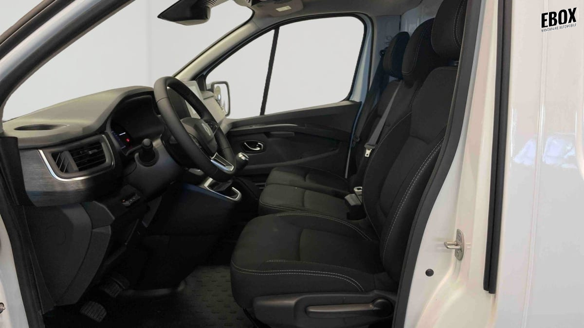 399575_p2 - RENAULT - TRAFIC - 2026 - photo 8