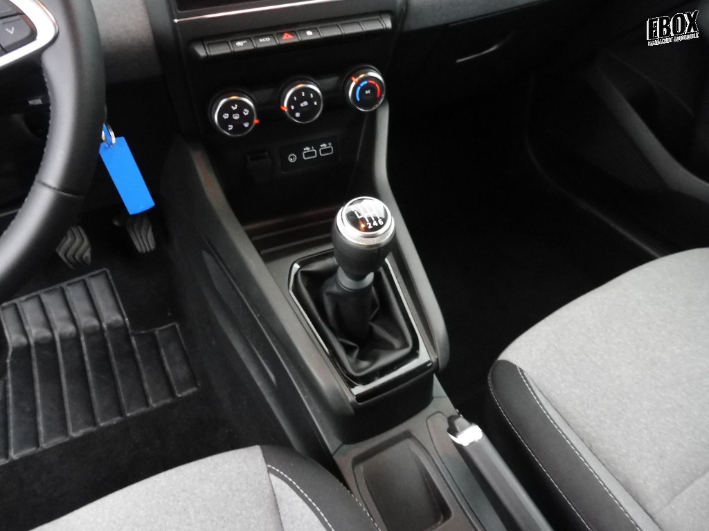 72417_p51 - RENAULT - CLIO - 2025 - photo 11