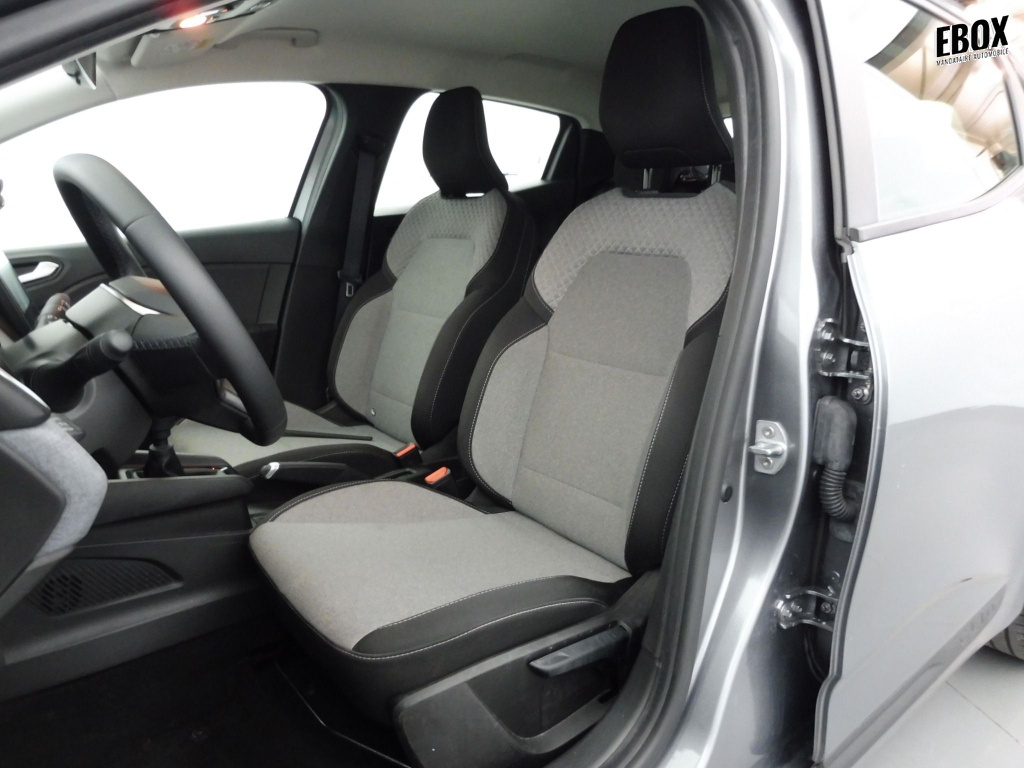 72417_p51 - RENAULT - CLIO - 2025 - photo 12