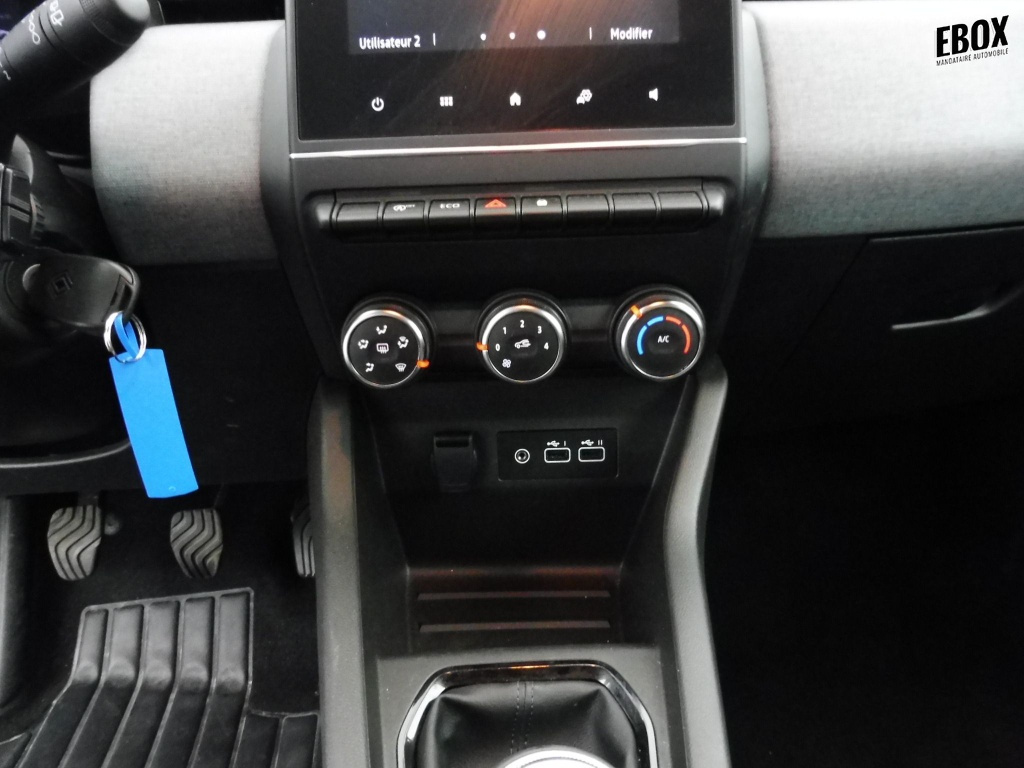 72417_p51 - RENAULT - CLIO - 2025 - photo 6