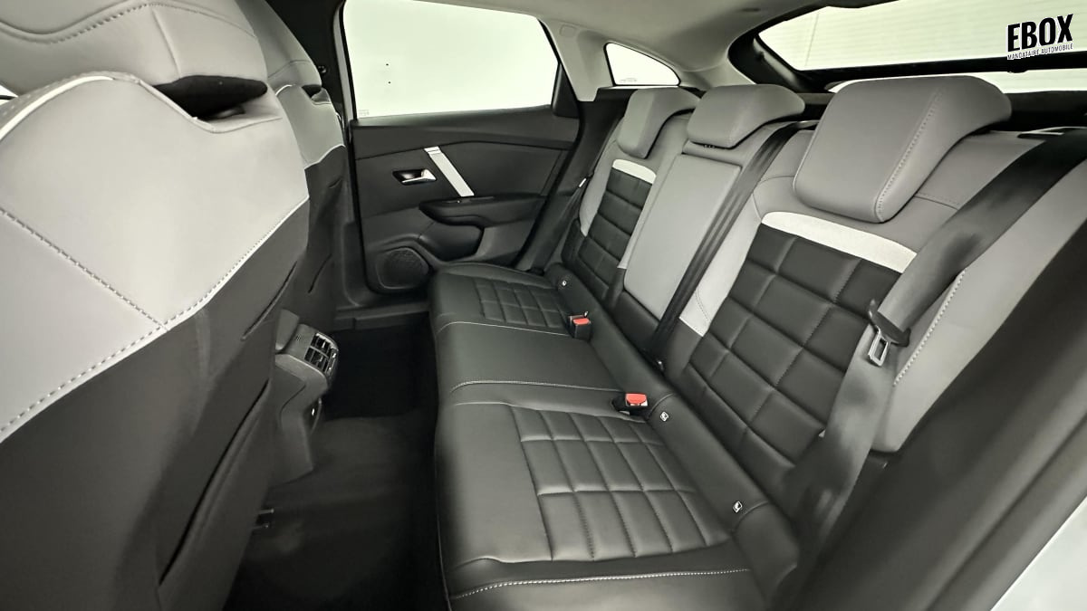 402945_p2 - CITROEN - C4 - 2026 - photo 4
