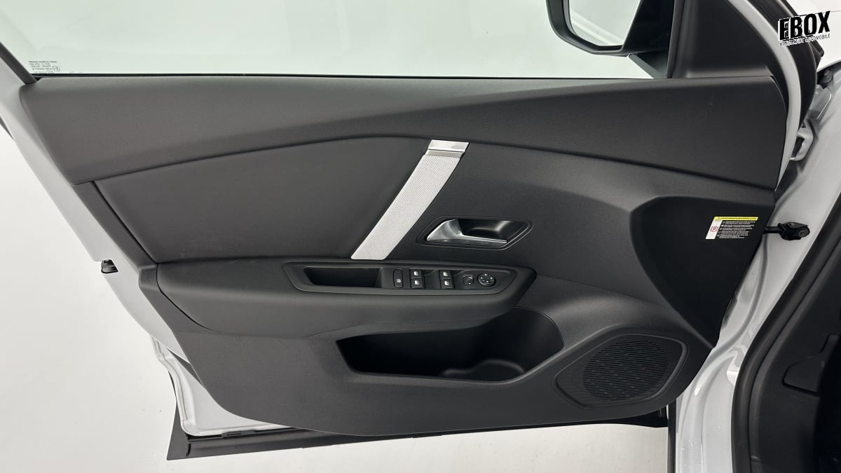 402945_p2 - CITROEN - C4 - 2026 - photo 8
