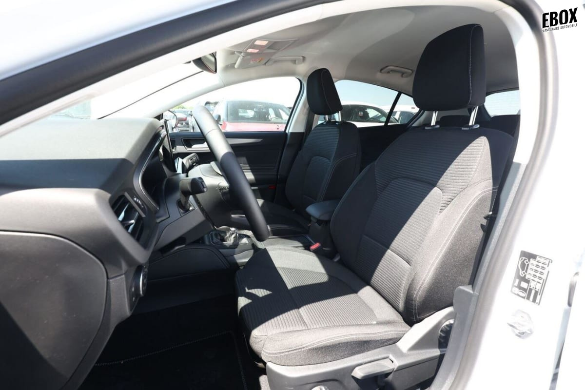 401523_p2 - FORD - FOCUS - 2026 - photo 5
