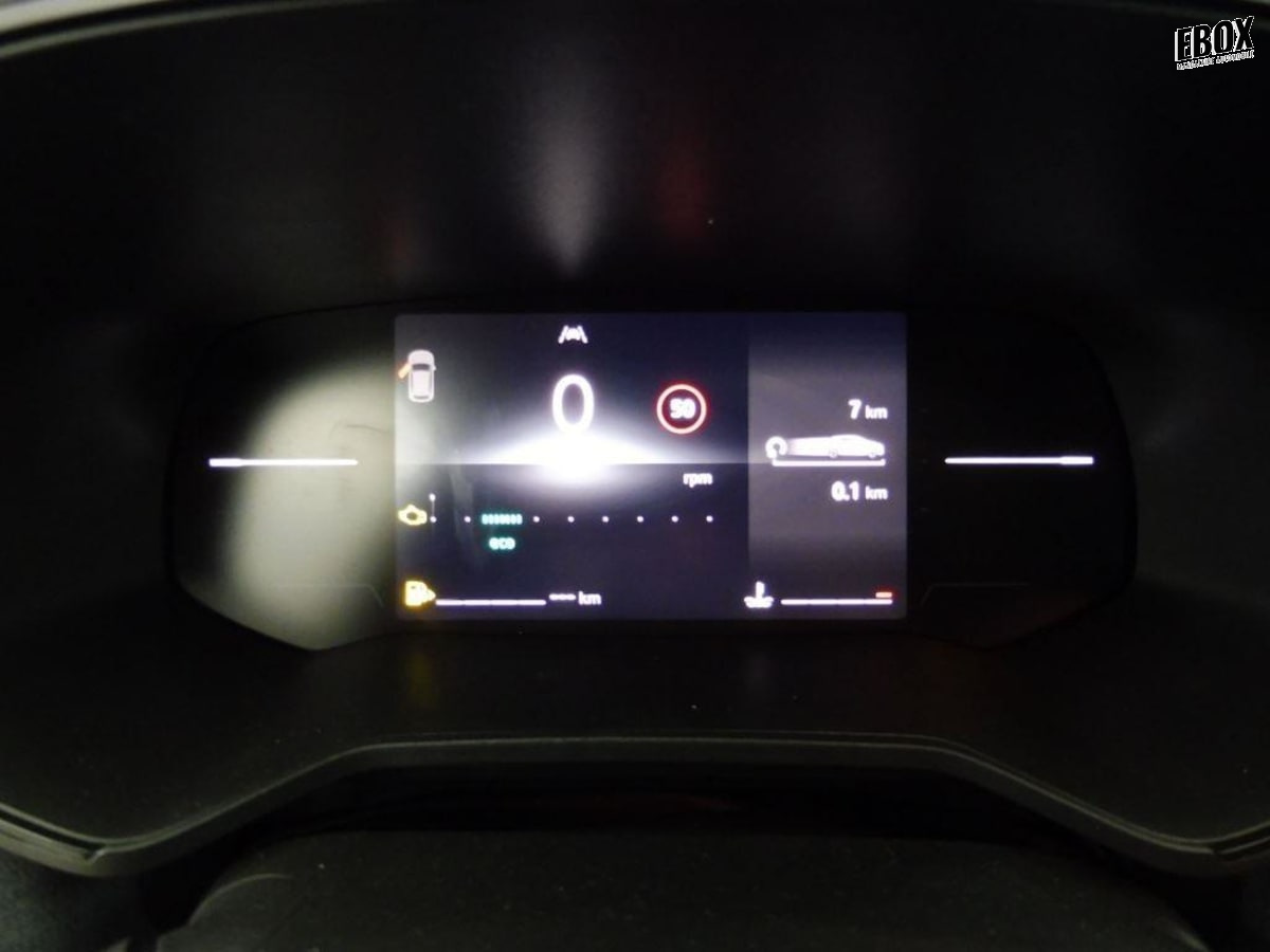 402061_p2 - RENAULT - CLIO - 2025 - photo 9