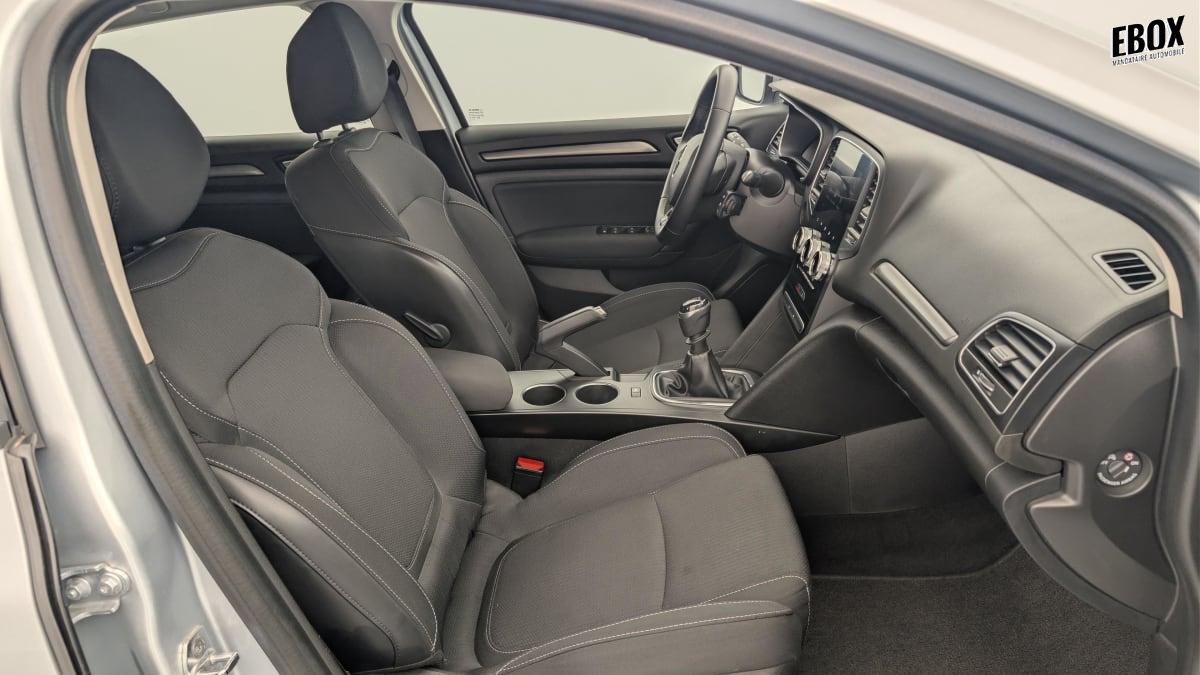 393871_p2 - RENAULT - MEGANE - 2022 - photo 9