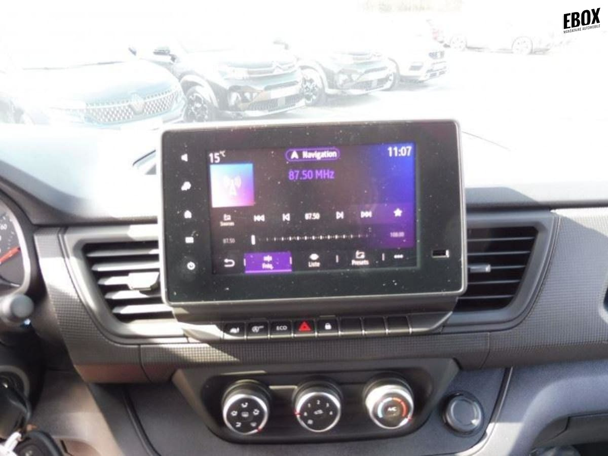 396990_p2 - RENAULT - TRAFIC - 2025 - photo 7