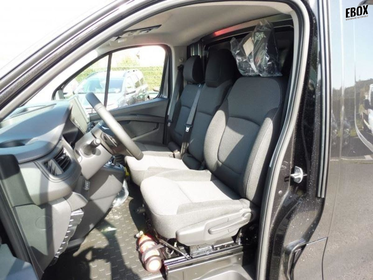396990_p2 - RENAULT - TRAFIC - 2025 - photo 4