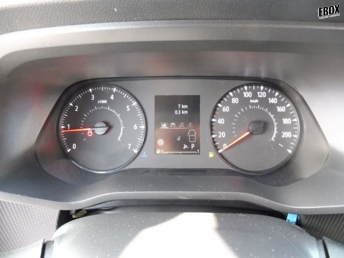 396990_p2 - RENAULT - TRAFIC - 2025 - photo 10