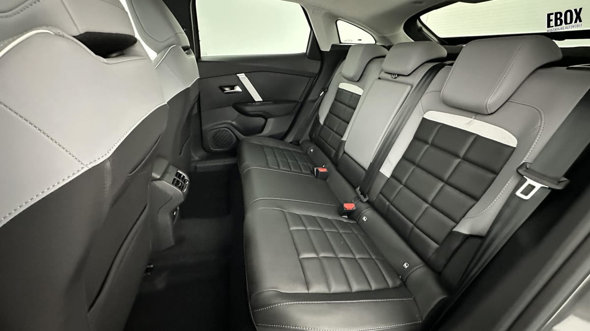 402941_p2 - CITROEN - C4 - 2026 - photo 8