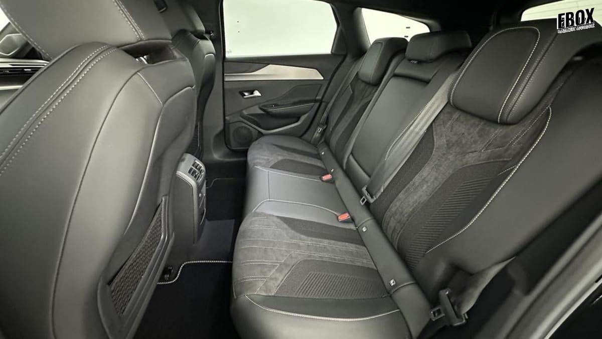405406_p2 - PEUGEOT - 308 SW - 2026 - photo 9