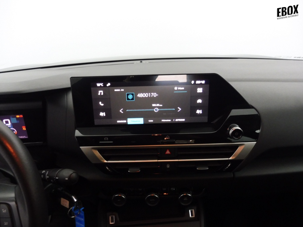 73635_p51 - CITROEN - C4X - 2023 - photo 11