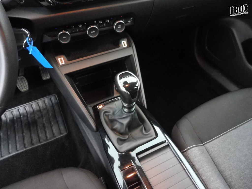 73636_p51 - CITROEN - C4X - 2023 - photo 12