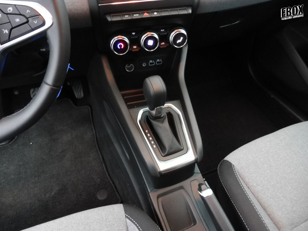 74001_p51 - RENAULT - CLIO - 2025 - photo 10