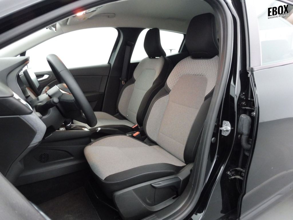 74001_p51 - RENAULT - CLIO - 2025 - photo 11