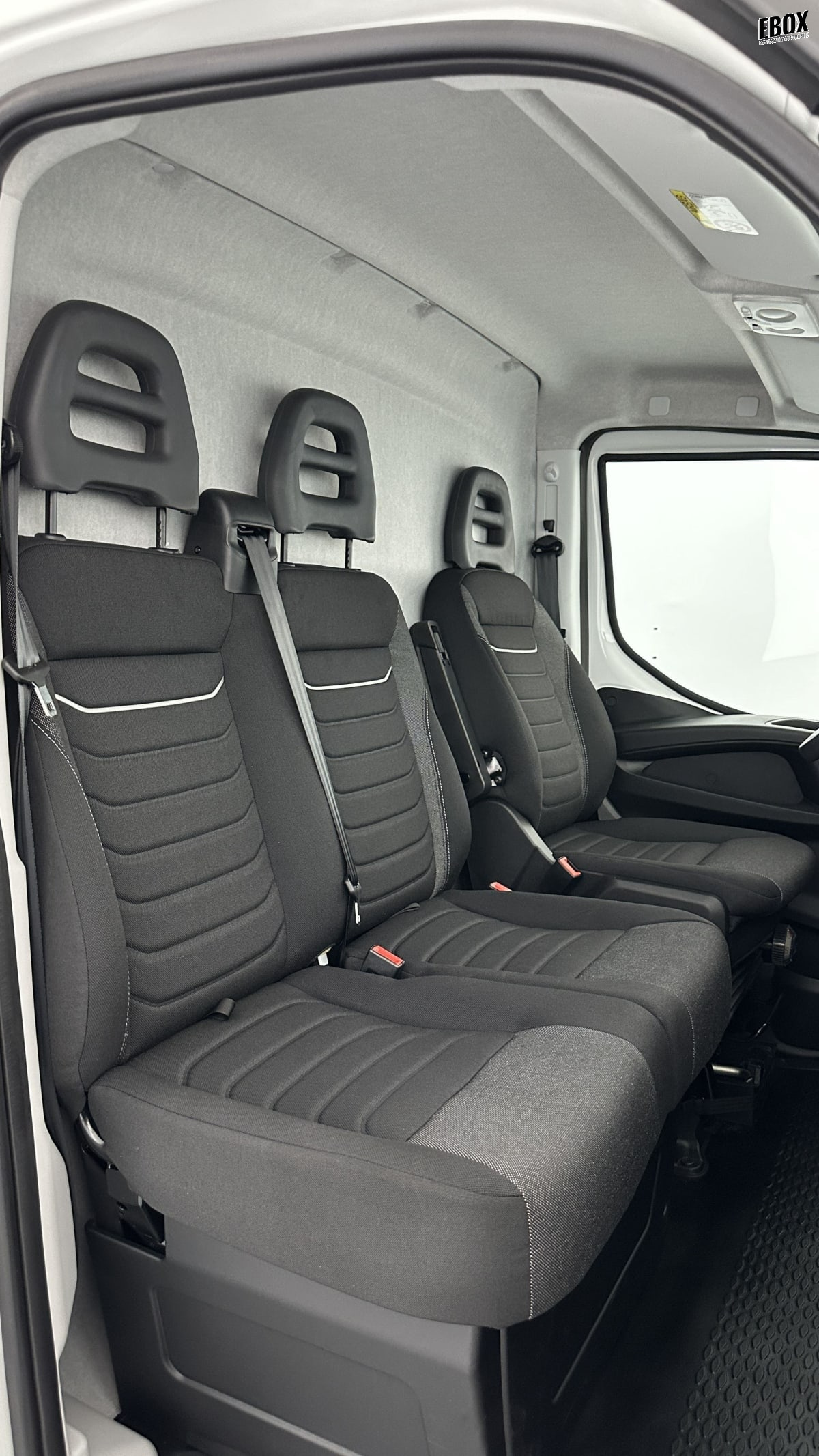 126037201_p2 - IVECO - DAILY - 2026 - photo 8