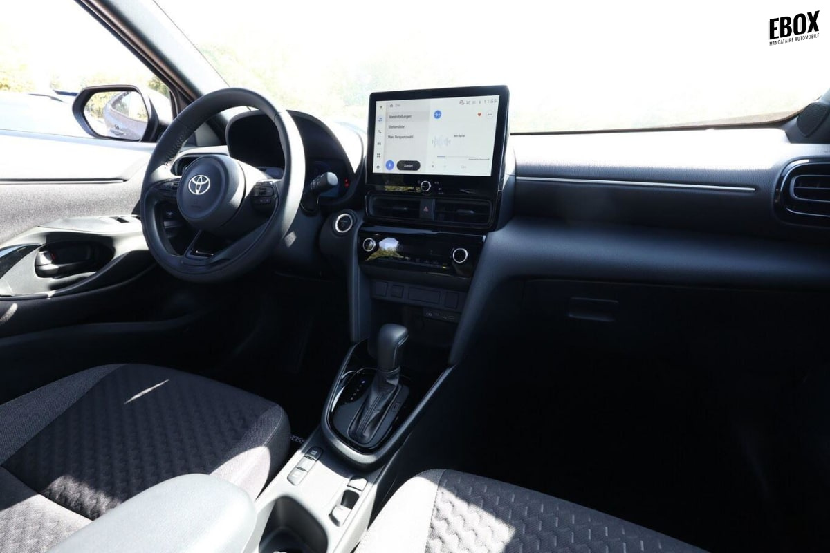 408276_p2 - TOYOTA - YARIS CROSS - 2026 - photo 9