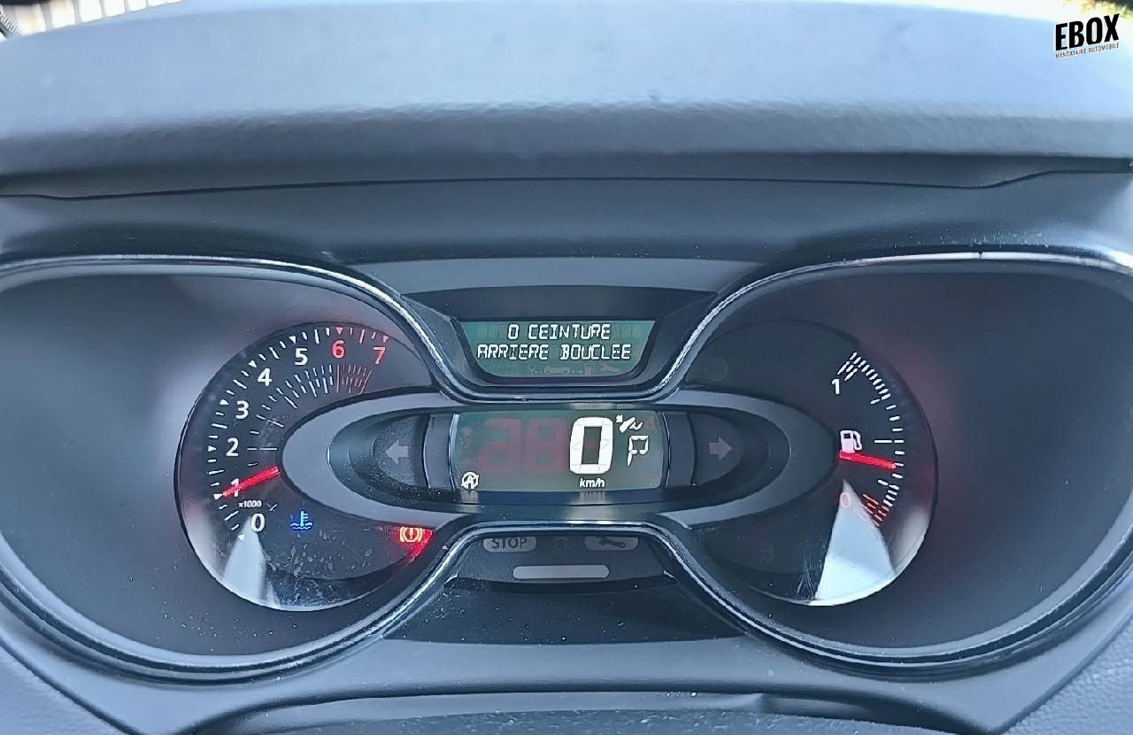 228403_p28 - RENAULT - CAPTUR - 2018 - photo 8