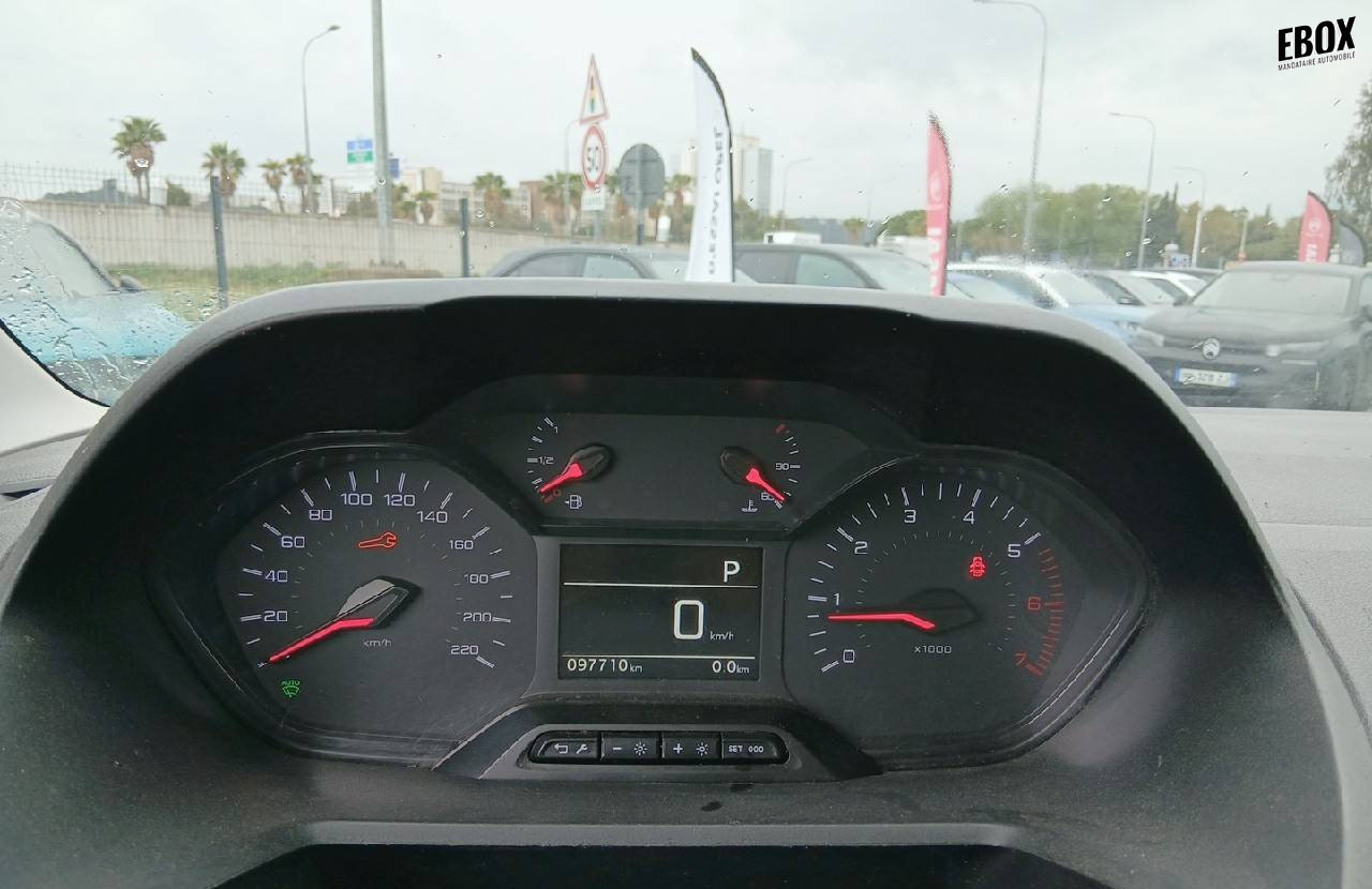 228406_p28 - PEUGEOT - PARTNER - 2020 - photo 8