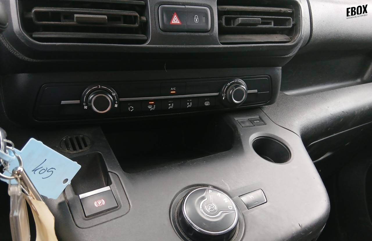 228406_p28 - PEUGEOT - PARTNER - 2020 - photo 9