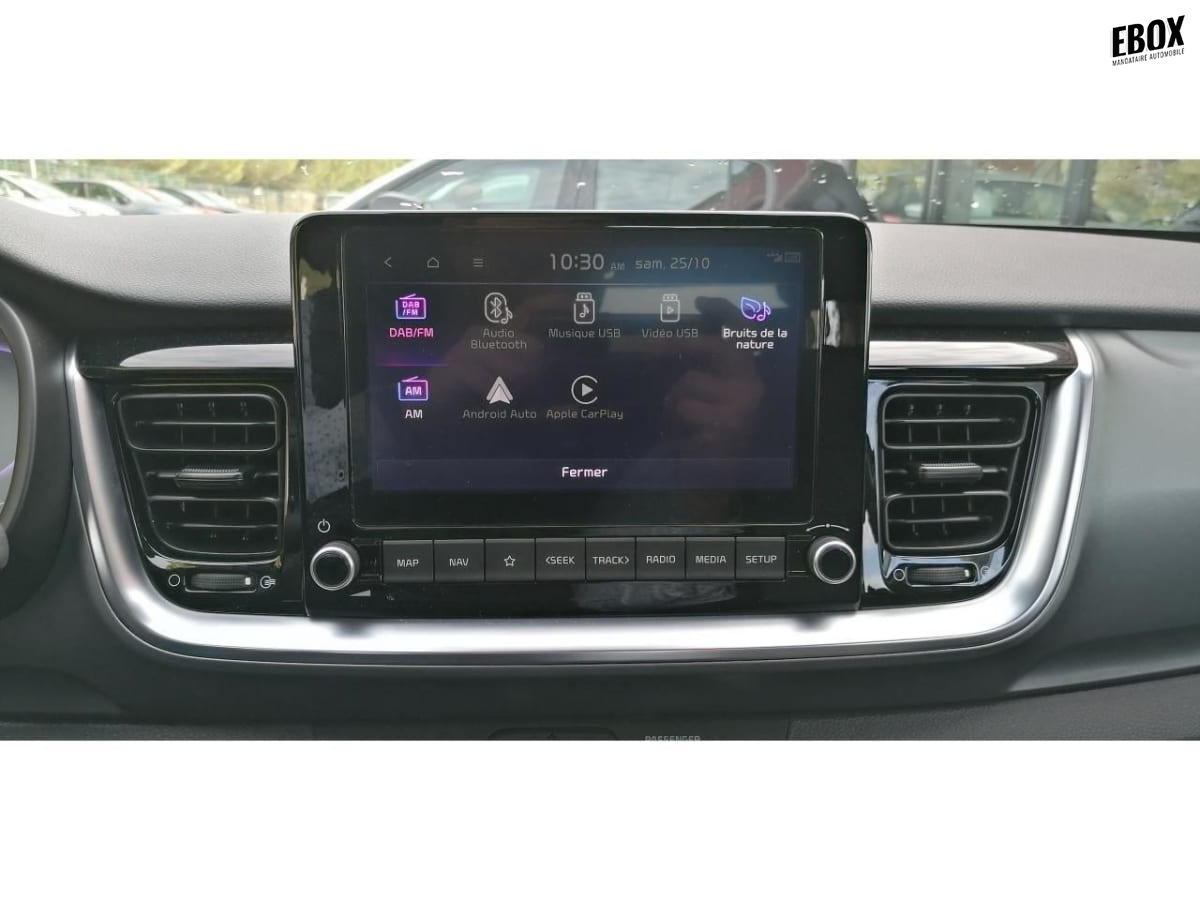 125038675_p2 - KIA - STONIC - 2025 - photo 9