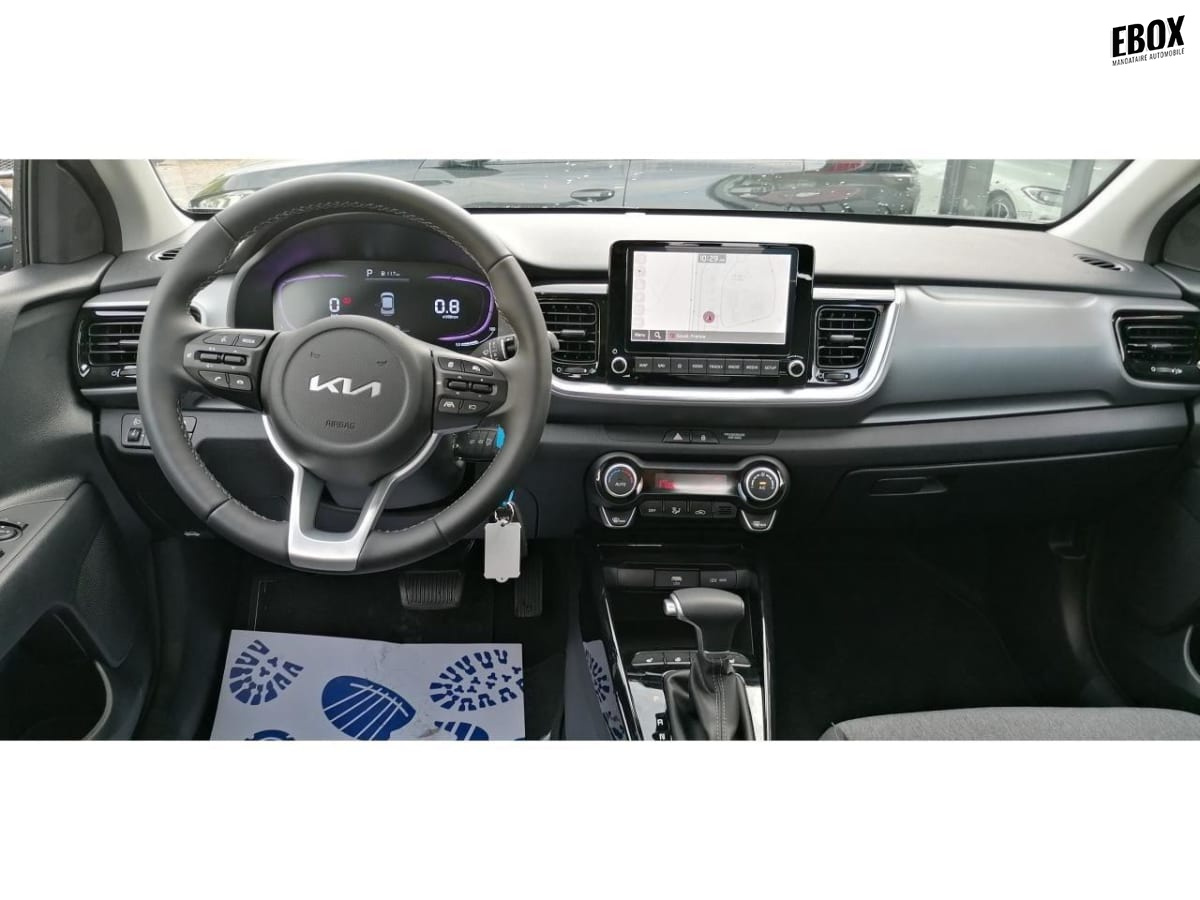 125038675_p2 - KIA - STONIC - 2025 - photo 6