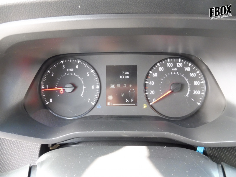 73400_p51 - RENAULT - TRAFIC - 2025 - photo 11
