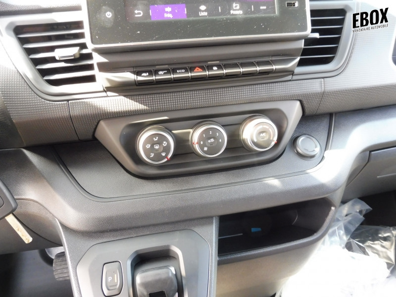 73400_p51 - RENAULT - TRAFIC - 2025 - photo 12