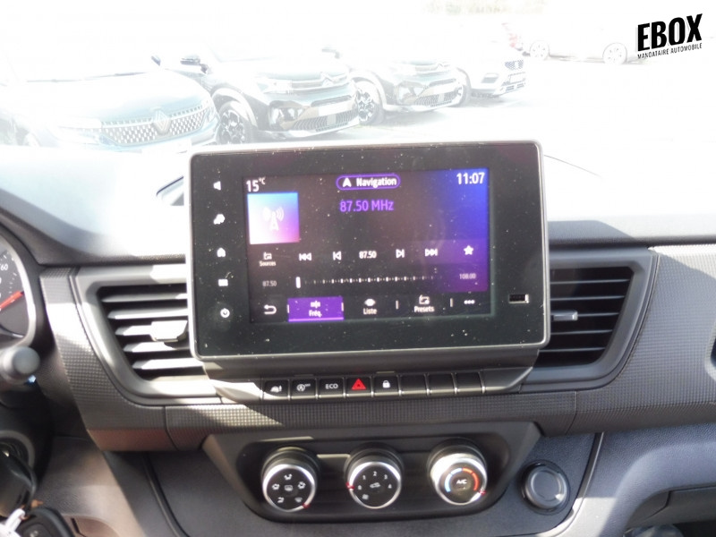 73400_p51 - RENAULT - TRAFIC - 2025 - photo 8