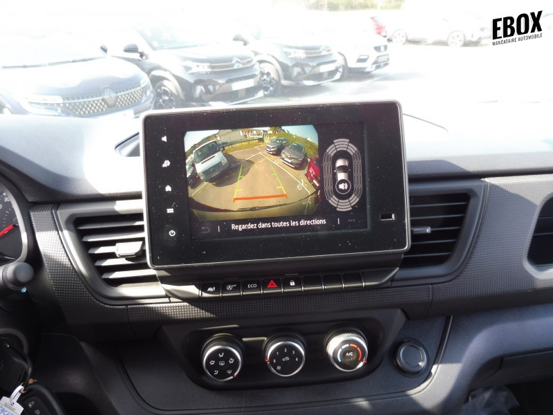 73400_p51 - RENAULT - TRAFIC - 2025 - photo 9