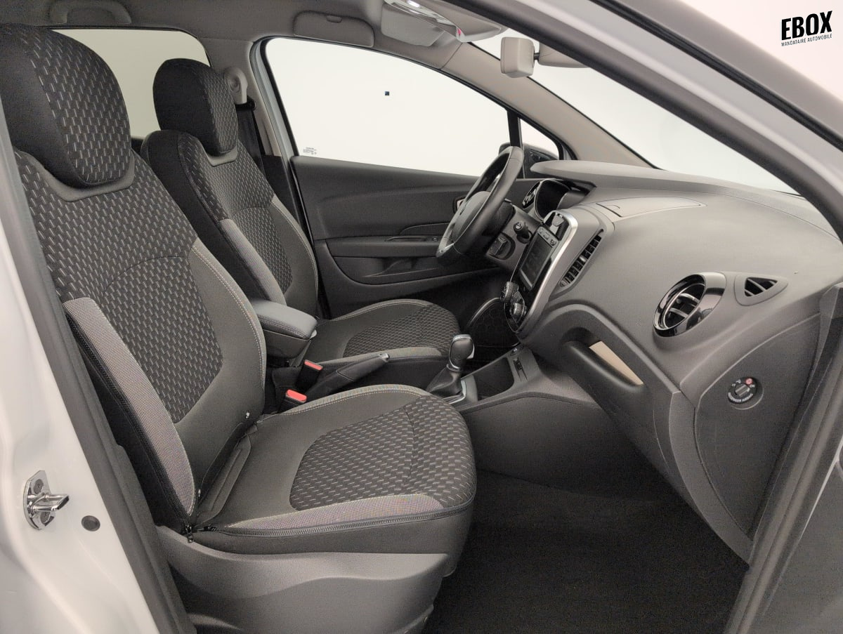 395089_p2 - RENAULT - CAPTUR - 2019 - photo 9
