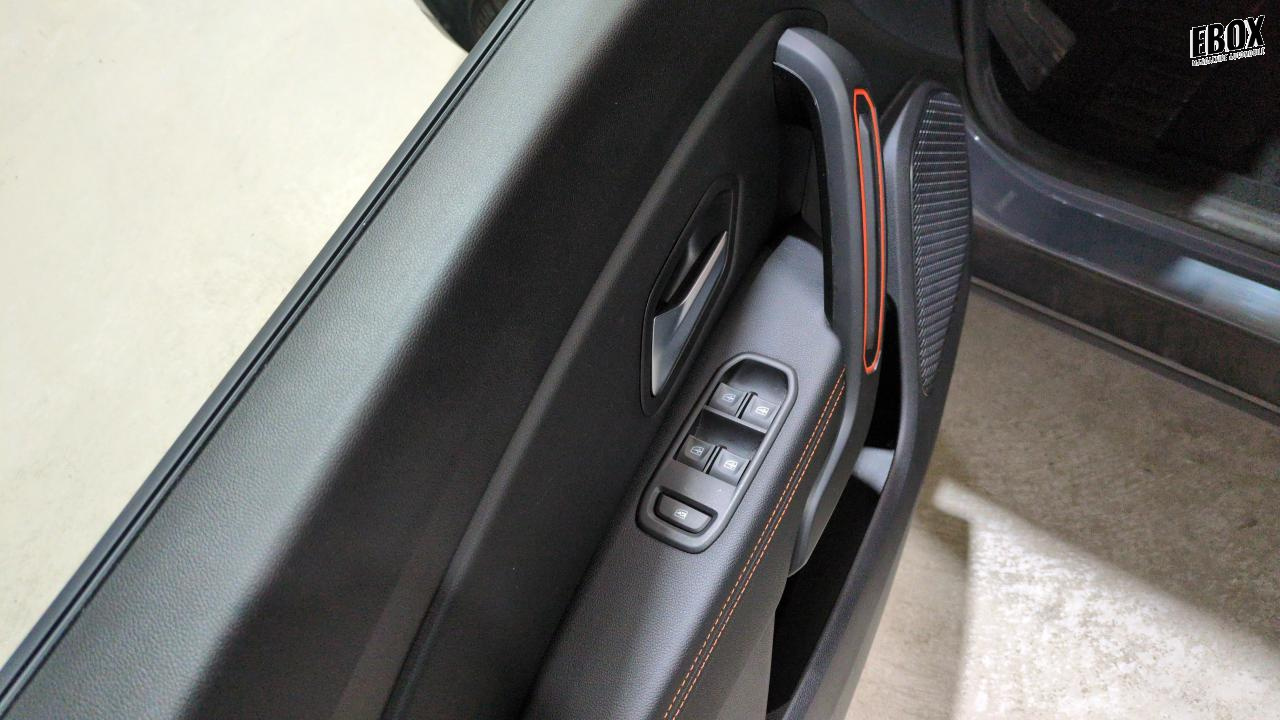 49113_p28 - DACIA - DUSTER - 2022 - photo 9