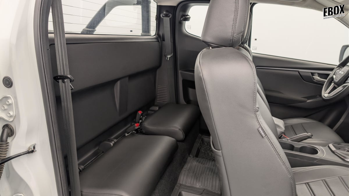 372864_p2 - ISUZU - D MAX - 2024 - photo 10