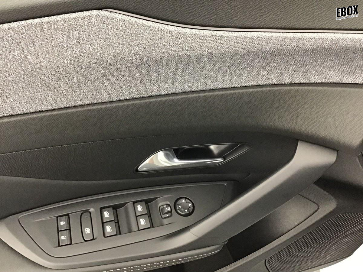 404293_p2 - PEUGEOT - 308 - 2026 - photo 9