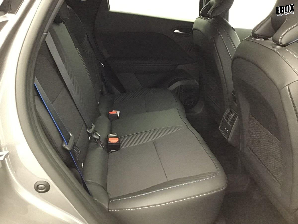 415012_p2 - RENAULT - CAPTUR - 2026 - photo 2